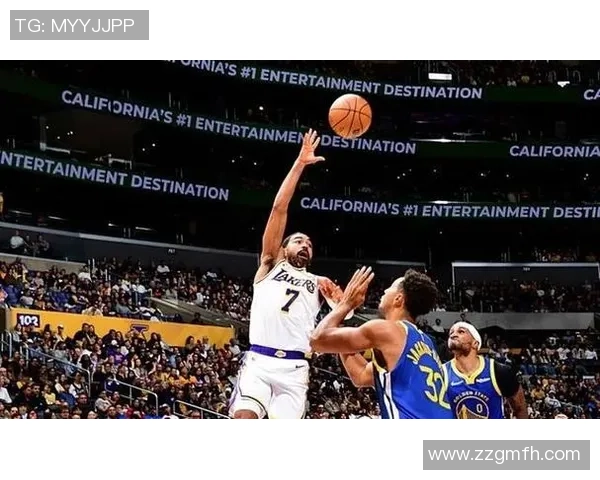 海斯称赞文森特训练营表现出色 喜欢与以后卫为核心的搭档合作 海斯称赞文森特训练营表现出色 喜欢与以后卫为核心的搭档合作